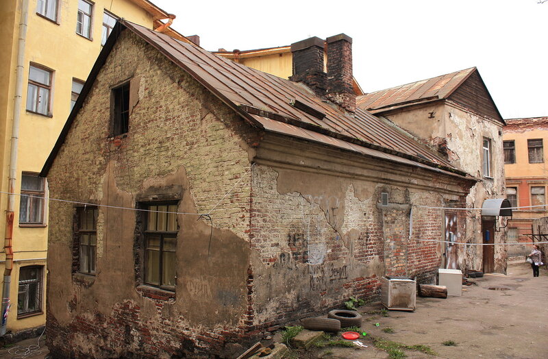 Старая жила. Дом Горожанина Выборг. Самый старый дом в Выборге. Выборг жилой дом 16 века. Самый старый жилой дом в Выборге.